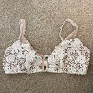 Victoria's Secret White Lace Bra